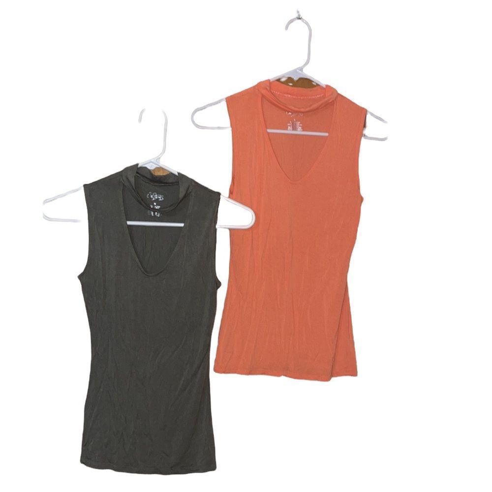 •CITY STREETS• NWOT bundle of 2/tank top strap neck key hole front. Size XS